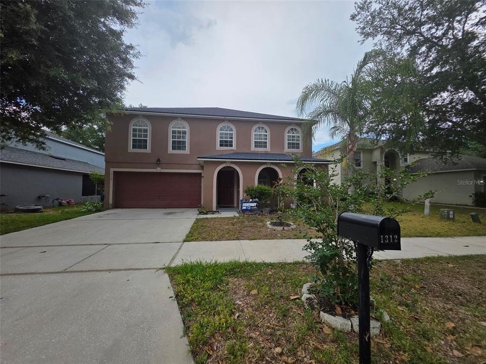 For Rent: $2,500 (4 beds, 3 baths, 2800 Square Feet)