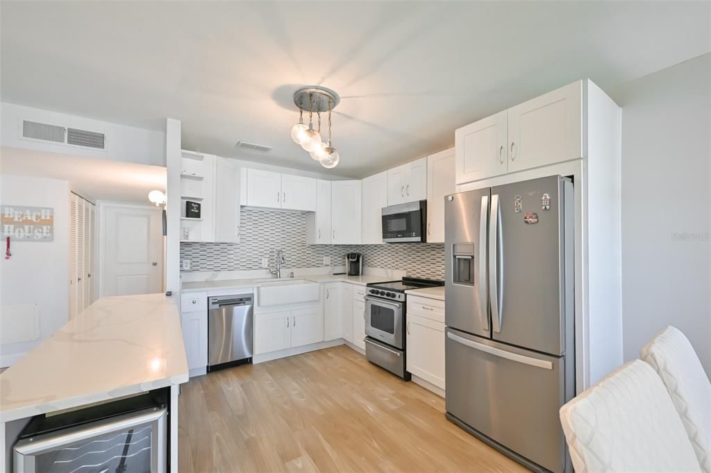 For Rent: $1,500 (1 beds, 1 baths, 747 Square Feet)