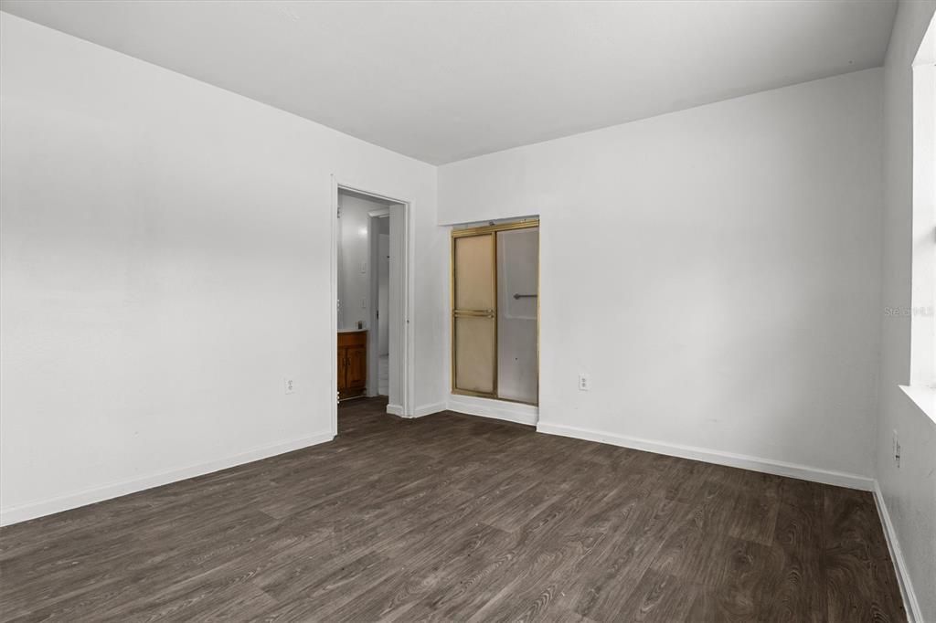 En Venta: $265,000 (4 camas, 2 baños, 2098 Pies cuadrados)