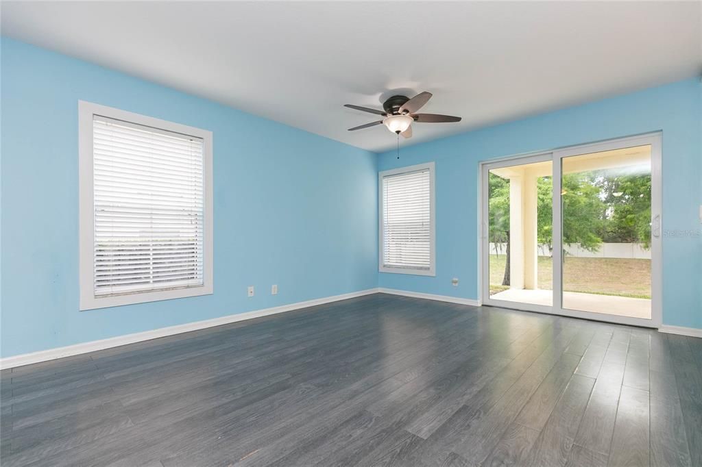For Sale: $272,000 (4 beds, 2 baths, 1675 Square Feet)