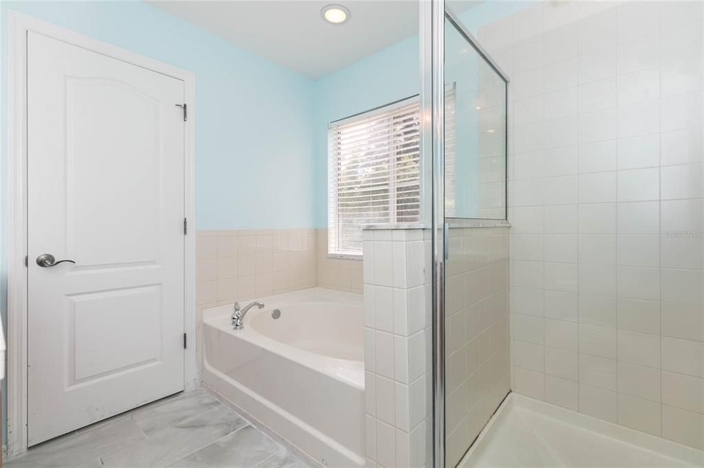 For Sale: $272,000 (4 beds, 2 baths, 1675 Square Feet)