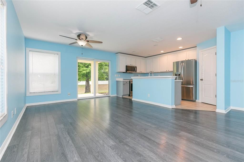 For Sale: $272,000 (4 beds, 2 baths, 1675 Square Feet)