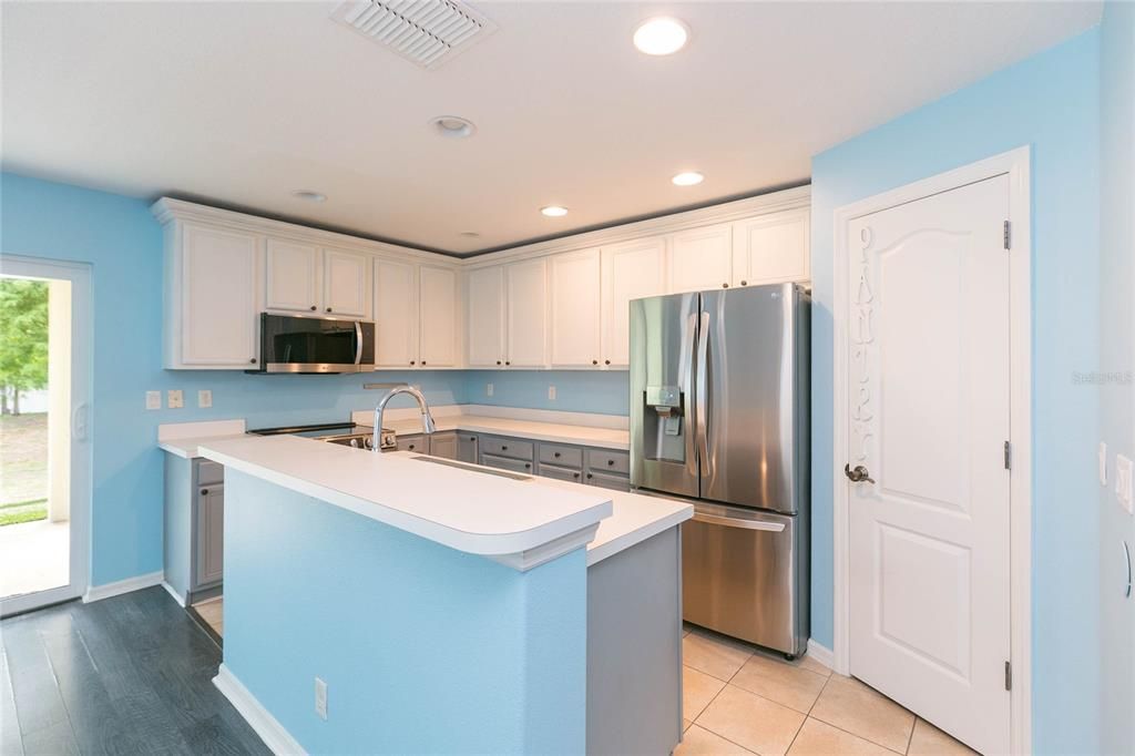 For Sale: $272,000 (4 beds, 2 baths, 1675 Square Feet)