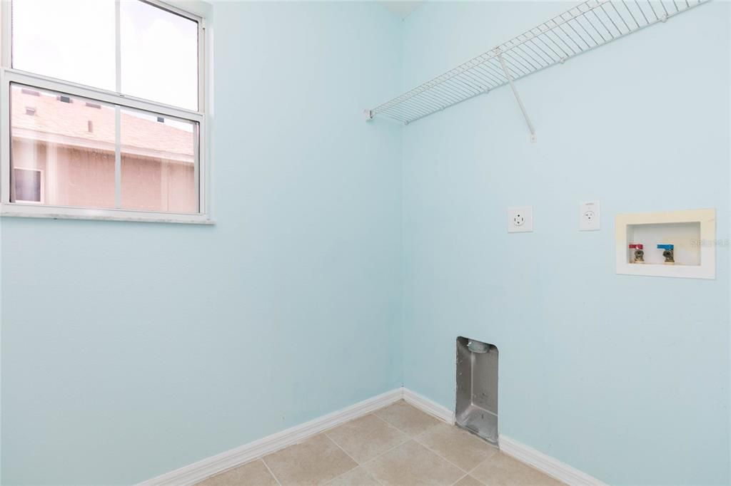 For Sale: $272,000 (4 beds, 2 baths, 1675 Square Feet)
