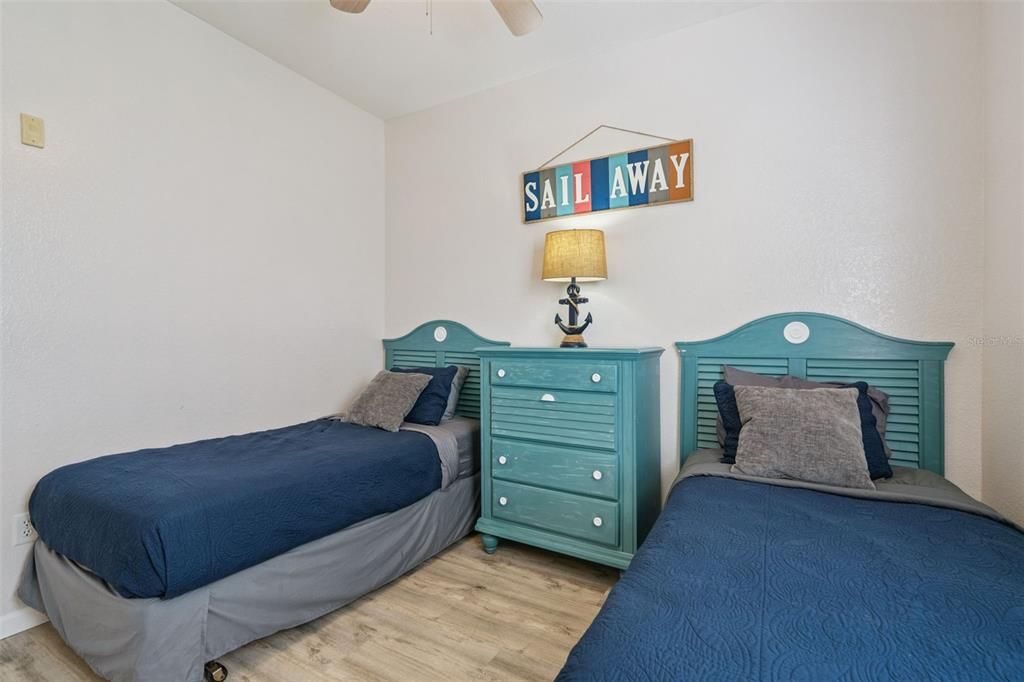 For Sale: $220,000 (3 beds, 2 baths, 1268 Square Feet)
