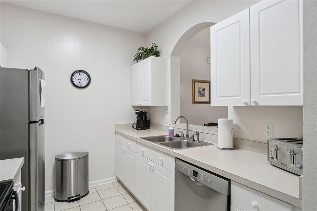 For Sale: $220,000 (3 beds, 2 baths, 1268 Square Feet)