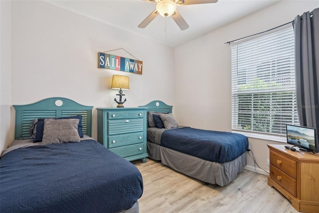 For Sale: $220,000 (3 beds, 2 baths, 1268 Square Feet)
