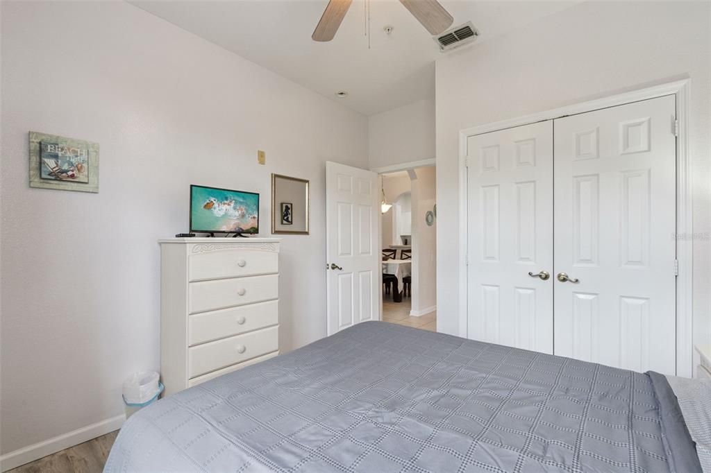 For Sale: $220,000 (3 beds, 2 baths, 1268 Square Feet)