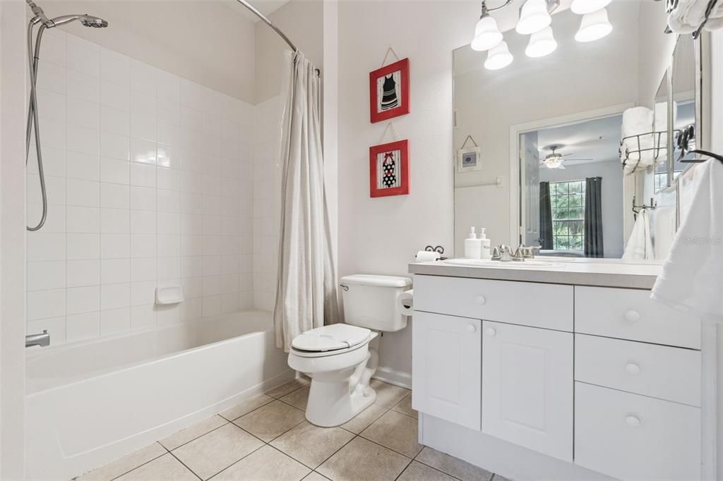 For Sale: $220,000 (3 beds, 2 baths, 1268 Square Feet)