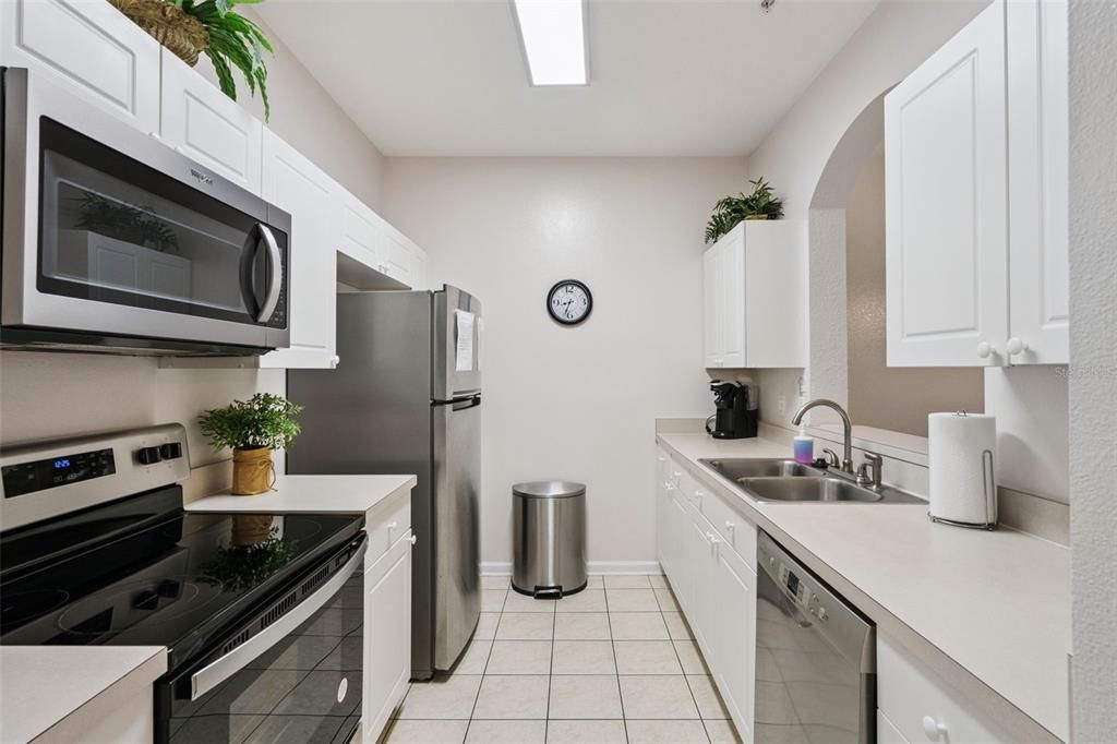 For Sale: $220,000 (3 beds, 2 baths, 1268 Square Feet)