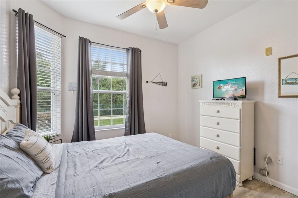 For Sale: $220,000 (3 beds, 2 baths, 1268 Square Feet)