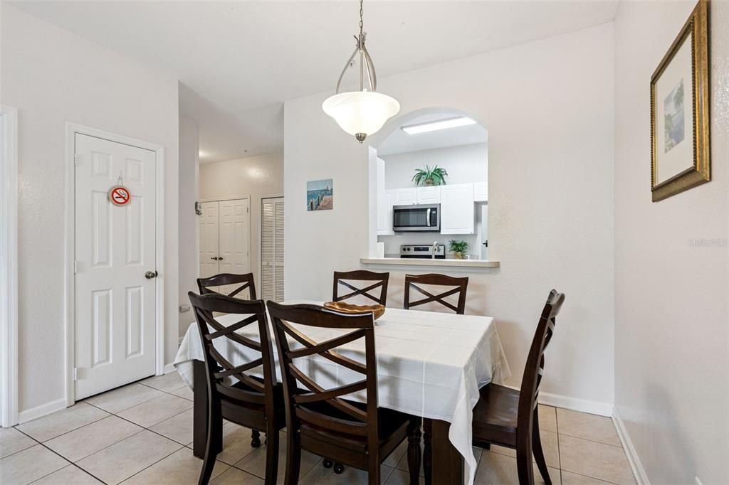 For Sale: $220,000 (3 beds, 2 baths, 1268 Square Feet)