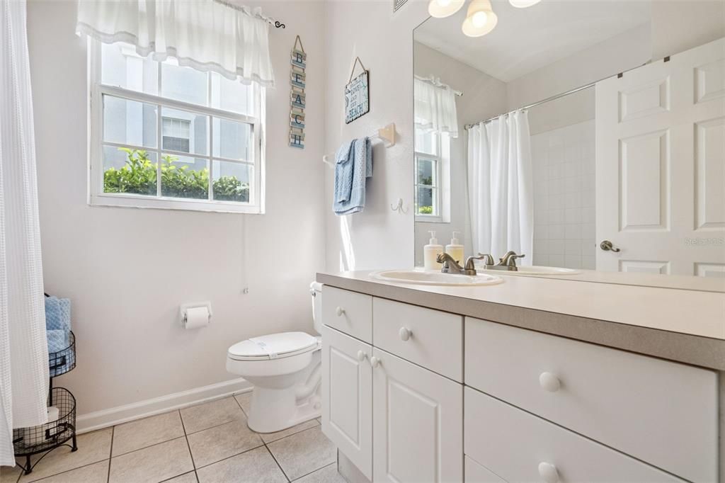 For Sale: $220,000 (3 beds, 2 baths, 1268 Square Feet)
