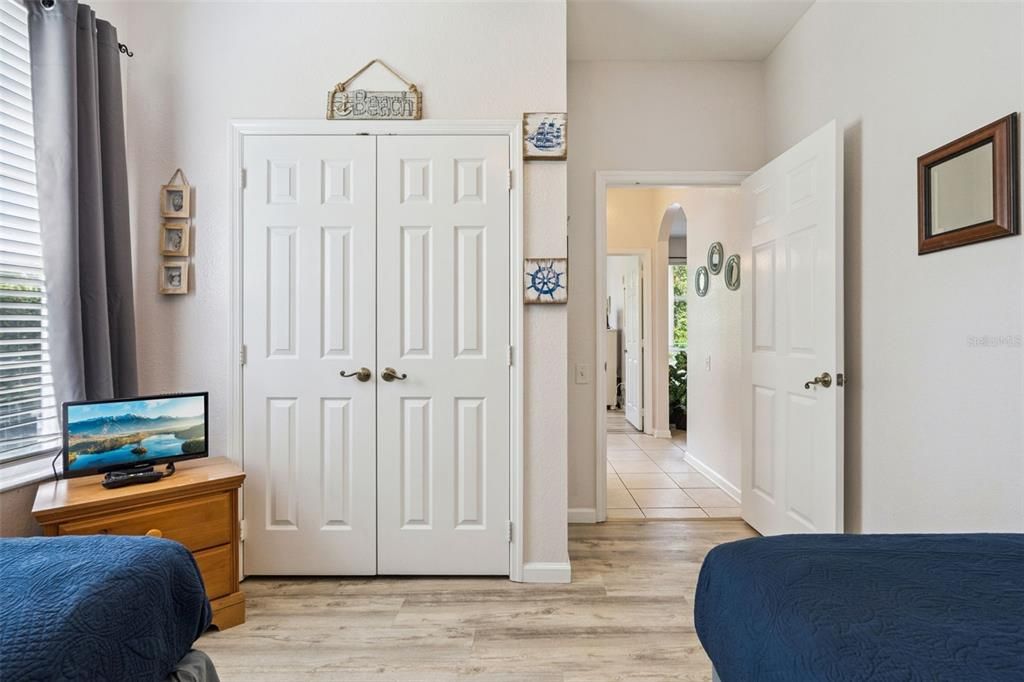 For Sale: $220,000 (3 beds, 2 baths, 1268 Square Feet)