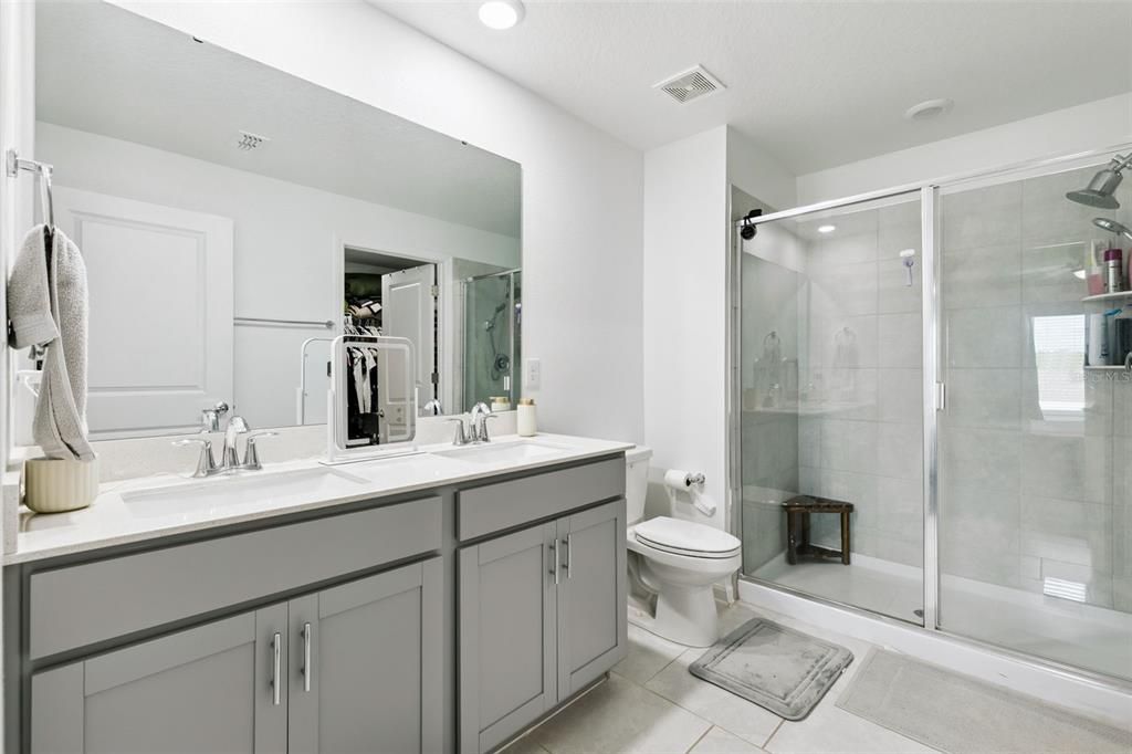 For Sale: $349,000 (3 beds, 2 baths, 1555 Square Feet)