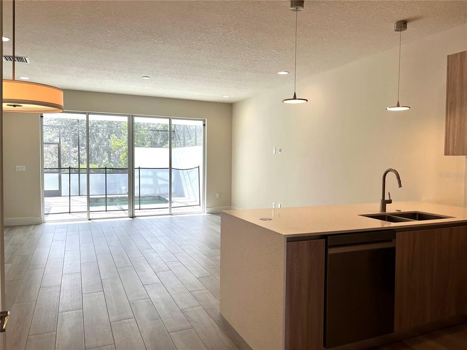 For Rent: $2,400 (3 beds, 3 baths, 1853 Square Feet)