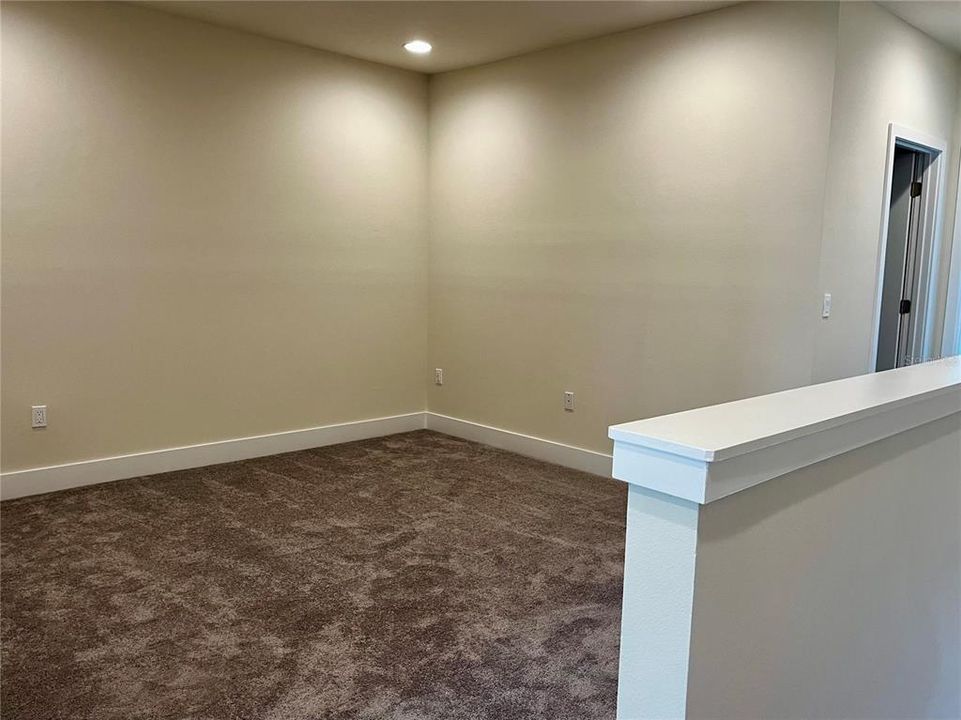 For Rent: $2,400 (3 beds, 3 baths, 1853 Square Feet)