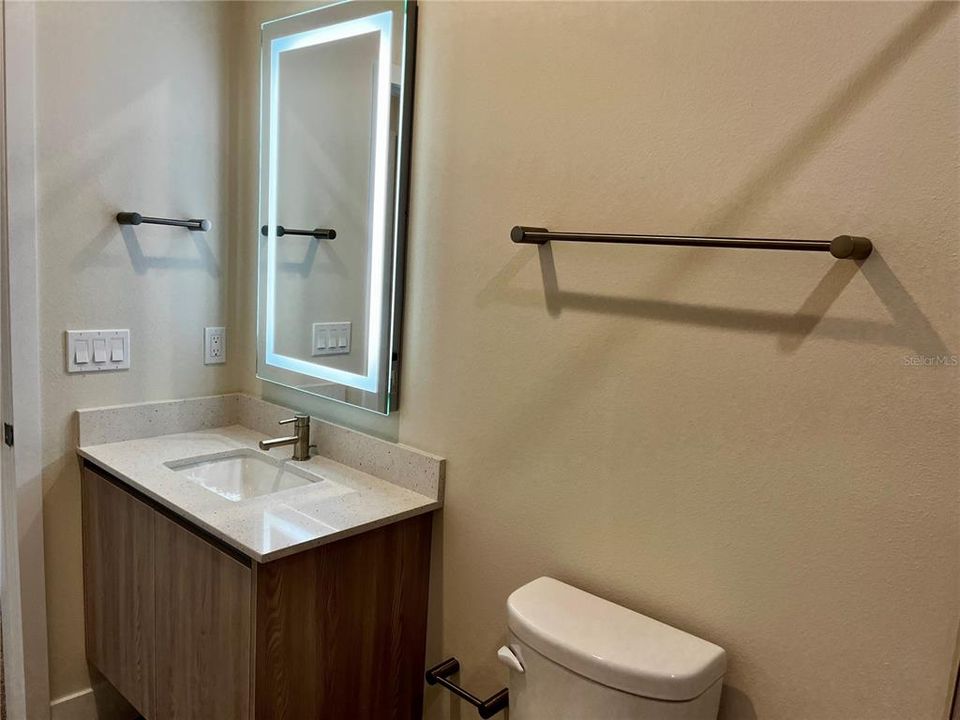 For Rent: $2,400 (3 beds, 3 baths, 1853 Square Feet)