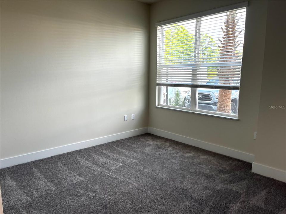 For Rent: $2,400 (3 beds, 3 baths, 1853 Square Feet)