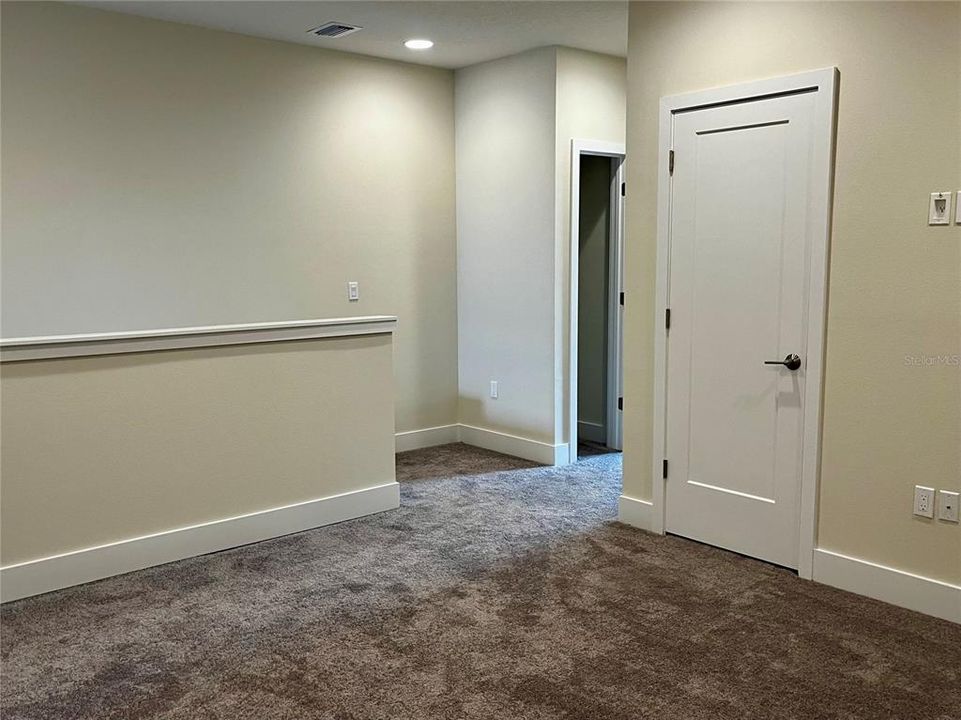For Rent: $2,400 (3 beds, 3 baths, 1853 Square Feet)