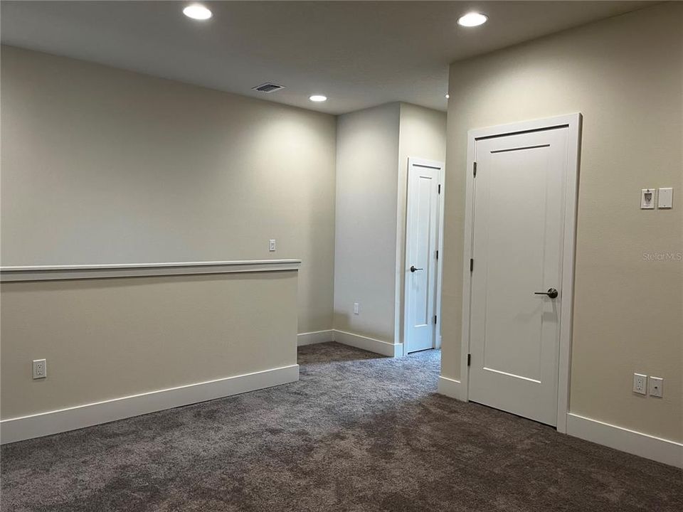 For Rent: $2,400 (3 beds, 3 baths, 1853 Square Feet)