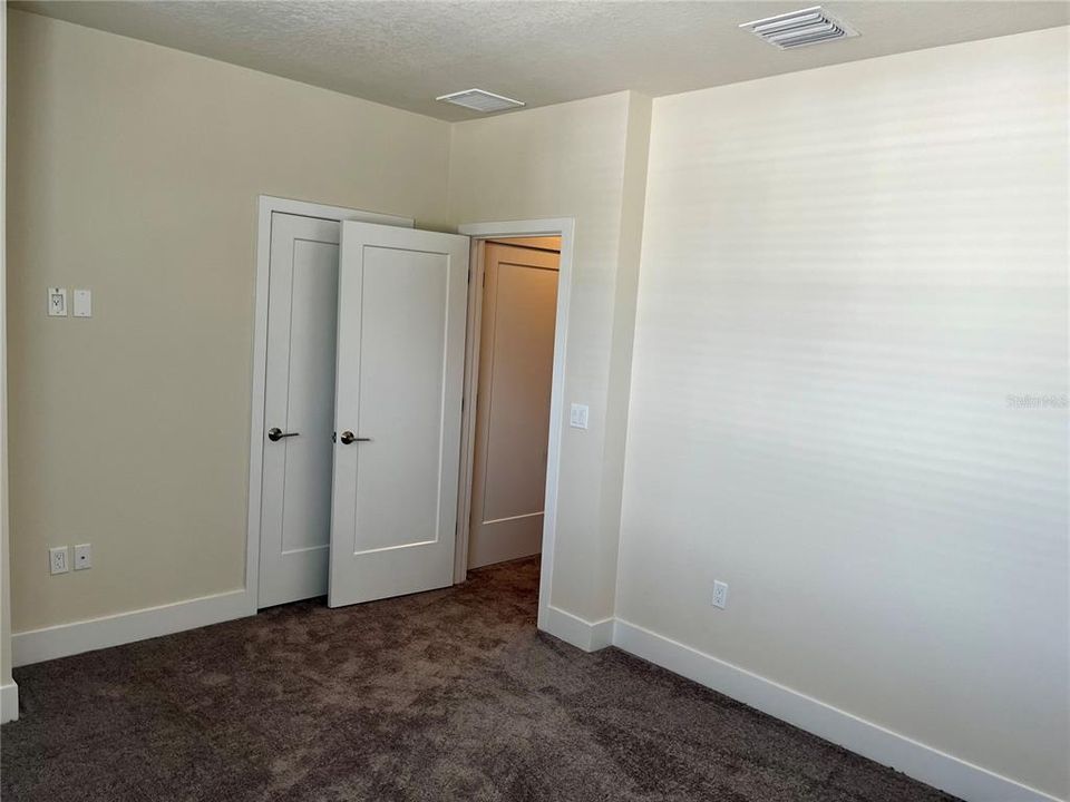 For Rent: $2,400 (3 beds, 3 baths, 1853 Square Feet)