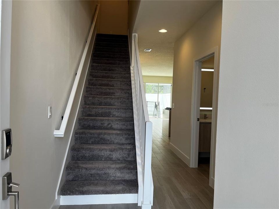 For Rent: $2,400 (3 beds, 3 baths, 1853 Square Feet)