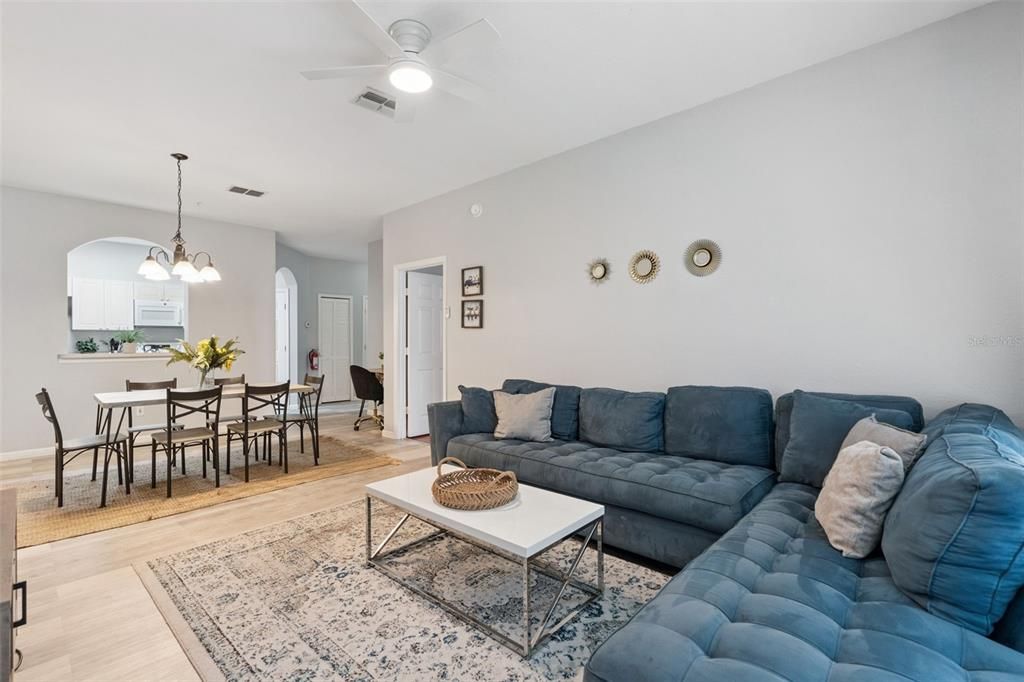 For Sale: $230,000 (3 beds, 2 baths, 1402 Square Feet)