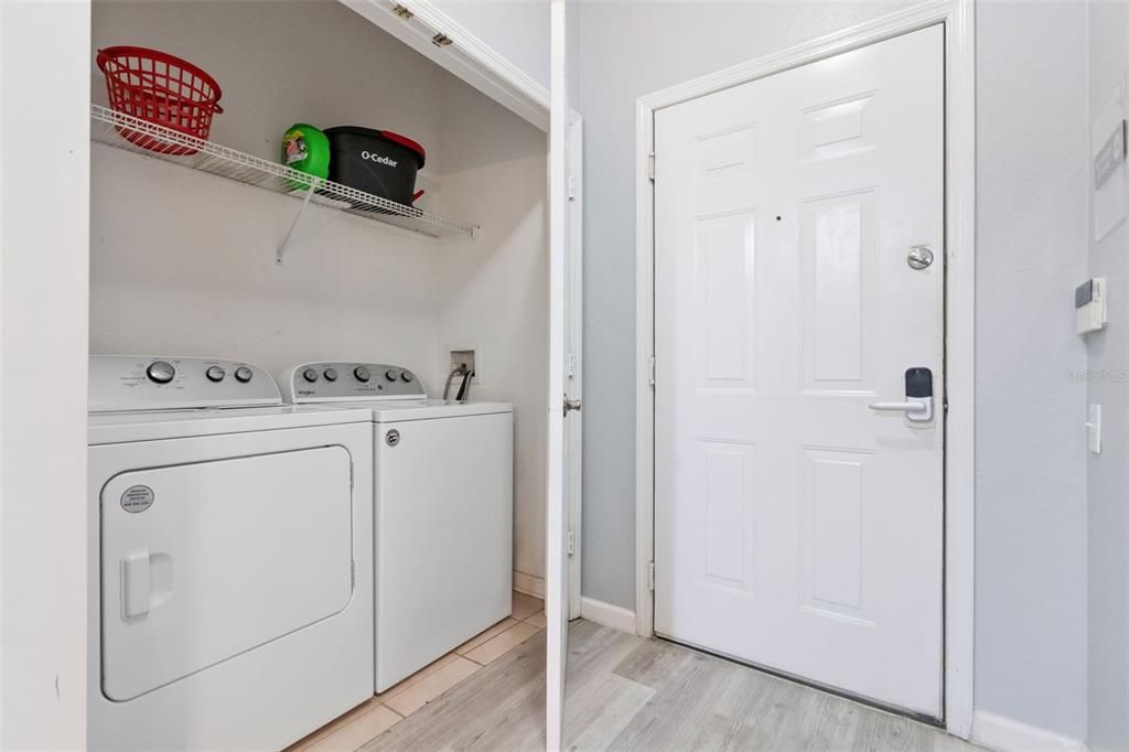 For Sale: $230,000 (3 beds, 2 baths, 1402 Square Feet)