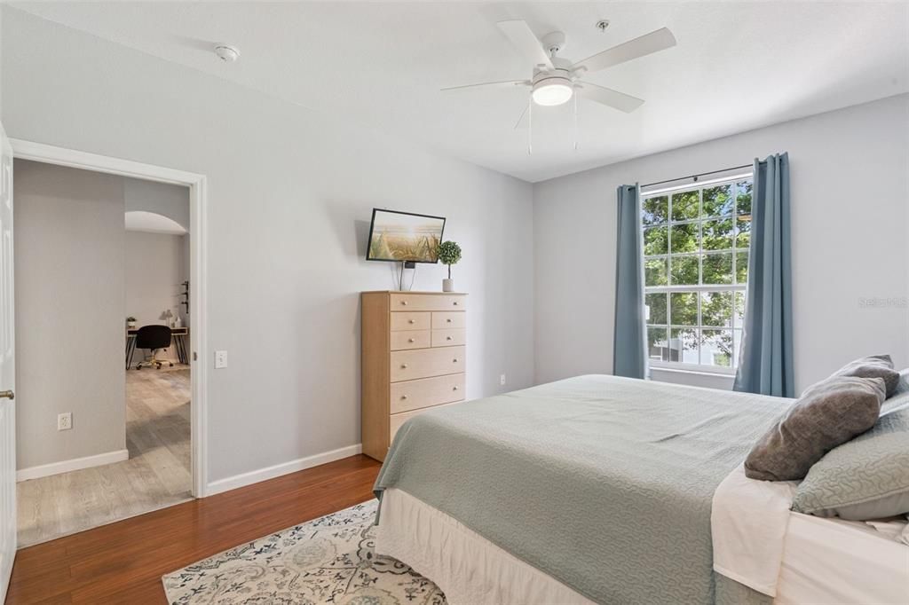 For Sale: $230,000 (3 beds, 2 baths, 1402 Square Feet)