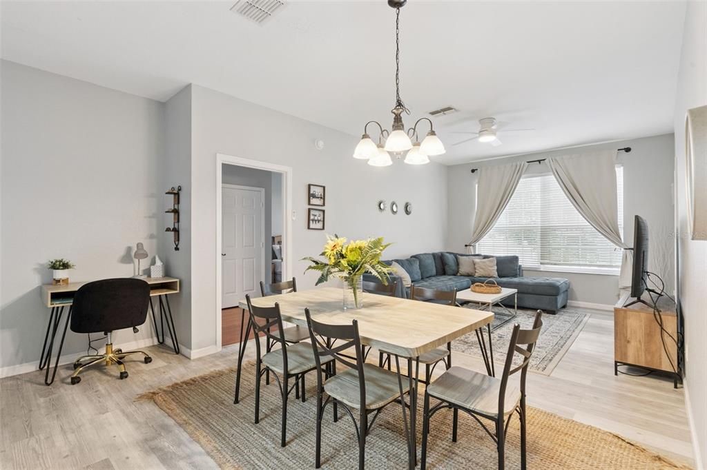 For Sale: $230,000 (3 beds, 2 baths, 1402 Square Feet)