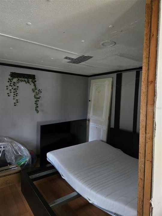 For Sale: $380,000 (8 beds, 0 baths, 2604 Square Feet)
