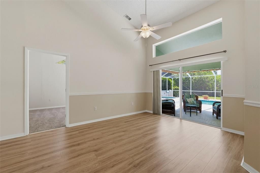 En Venta: $440,000 (3 camas, 2 baños, 2022 Pies cuadrados)