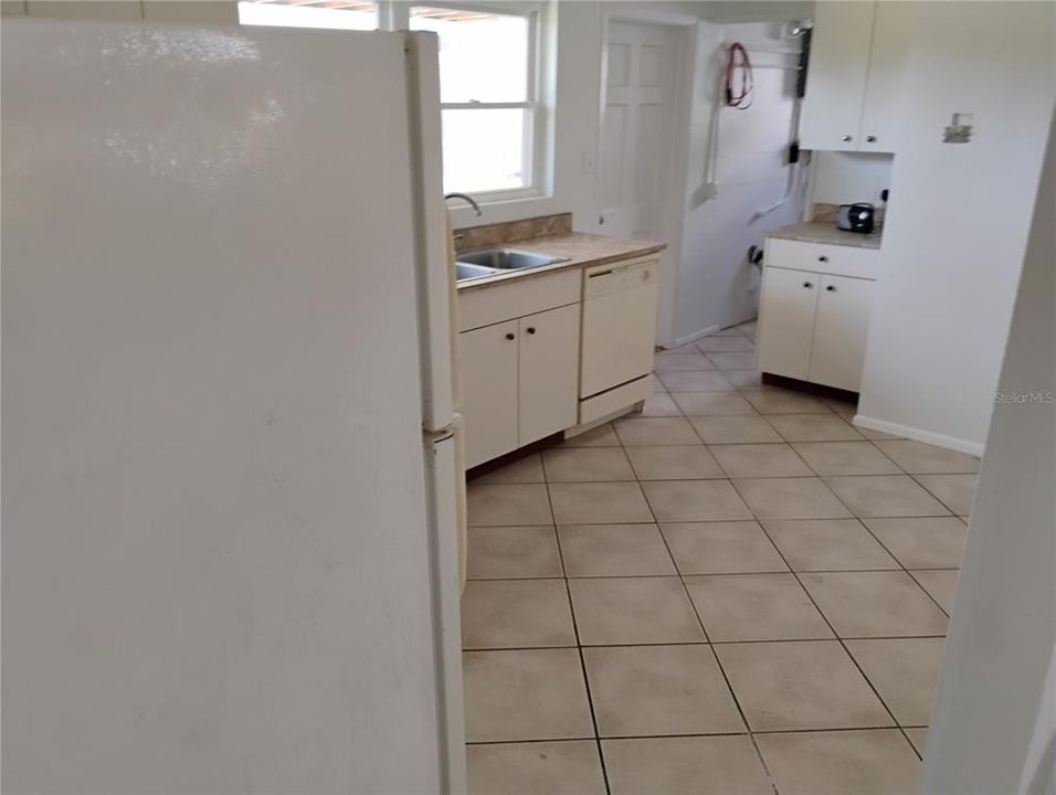 For Rent: $1,900 (3 beds, 1 baths, 1125 Square Feet)