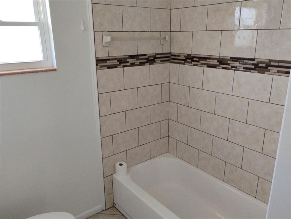For Rent: $1,900 (3 beds, 1 baths, 1125 Square Feet)