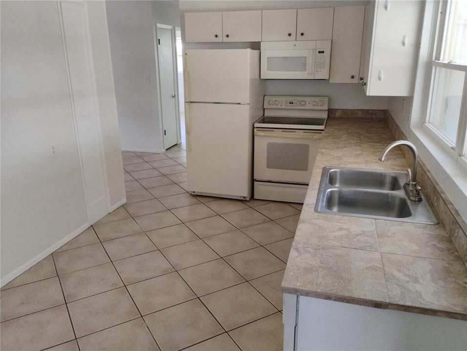 For Rent: $1,900 (3 beds, 1 baths, 1125 Square Feet)
