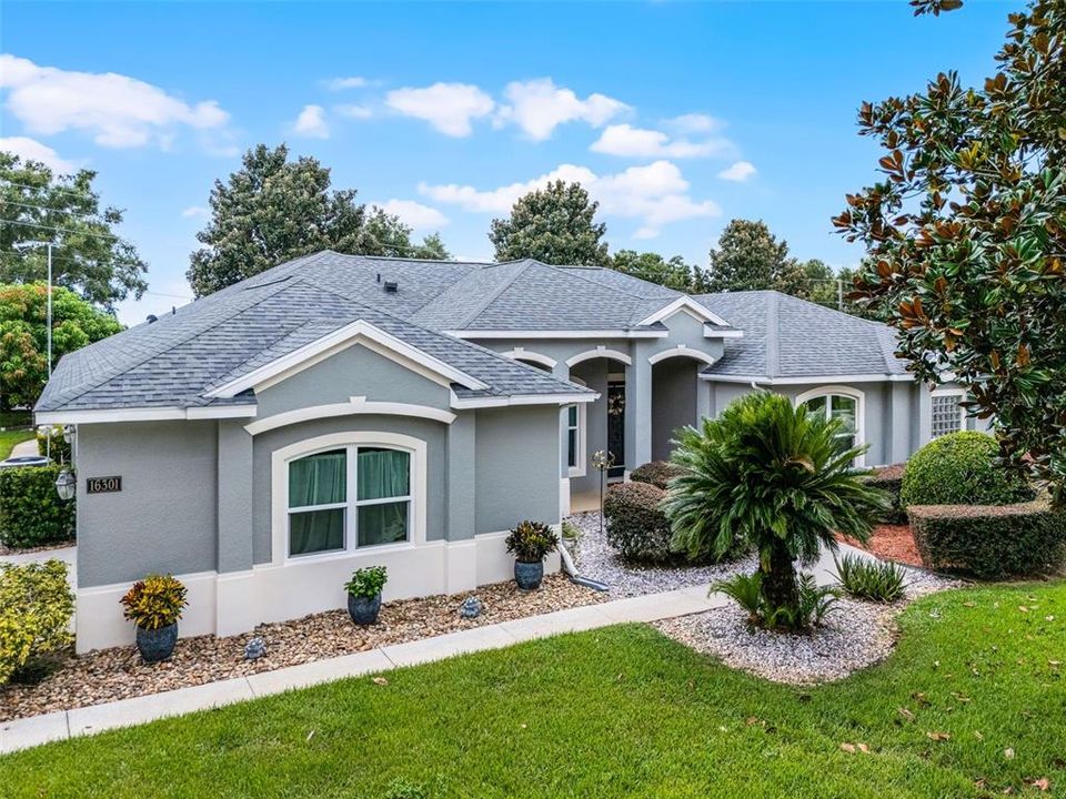 For Sale: $685,000 (4 beds, 3 baths, 2799 Square Feet)
