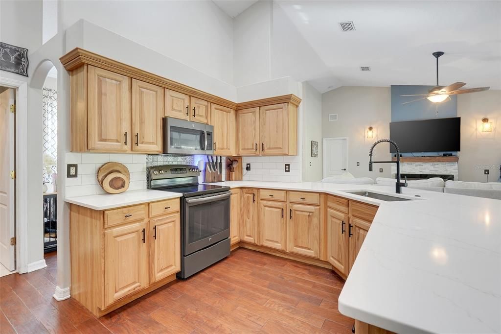 Active With Contract: $3,500 (3 beds, 2 baths, 2068 Square Feet)