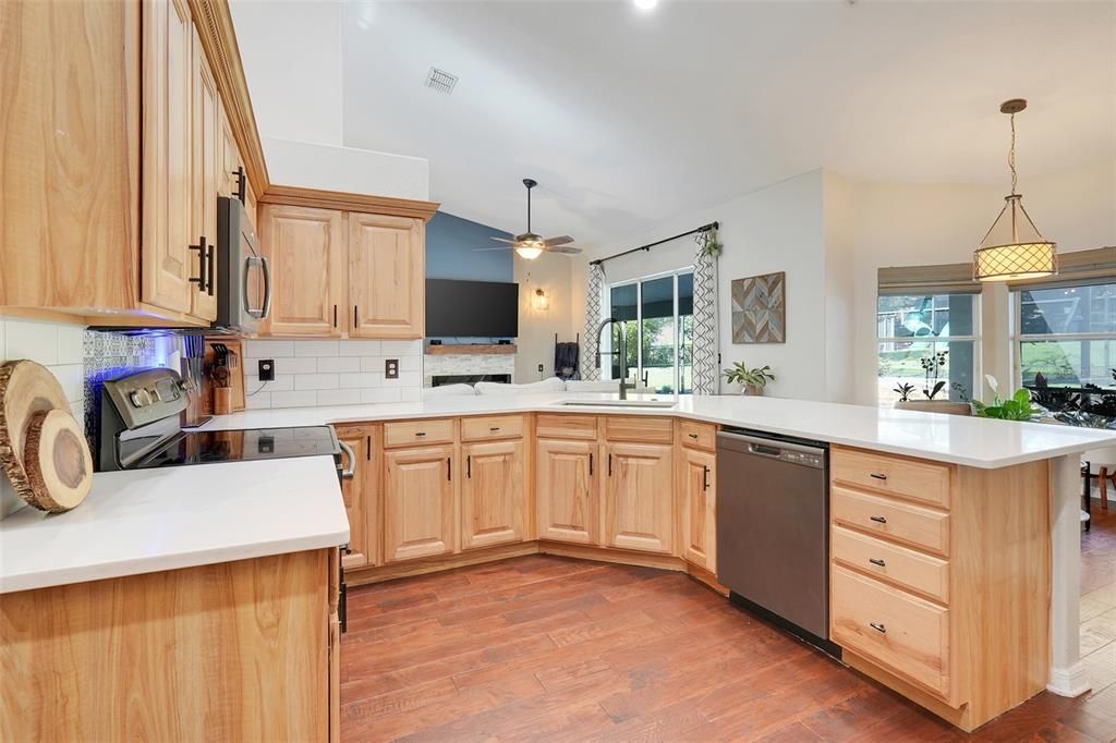 Active With Contract: $3,500 (3 beds, 2 baths, 2068 Square Feet)