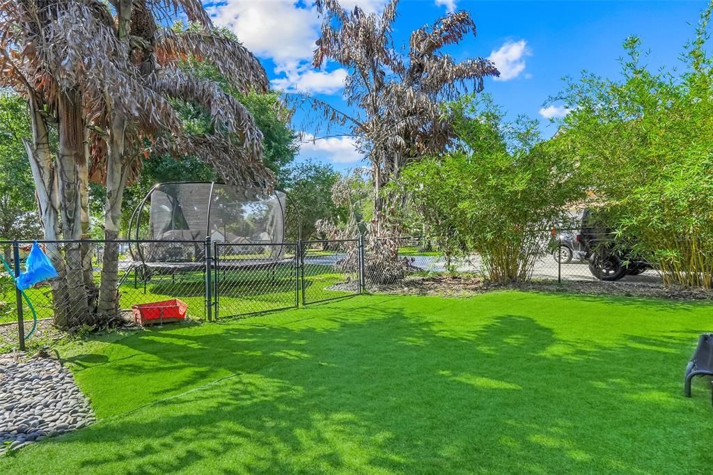 Active With Contract: $3,500 (3 beds, 2 baths, 2068 Square Feet)