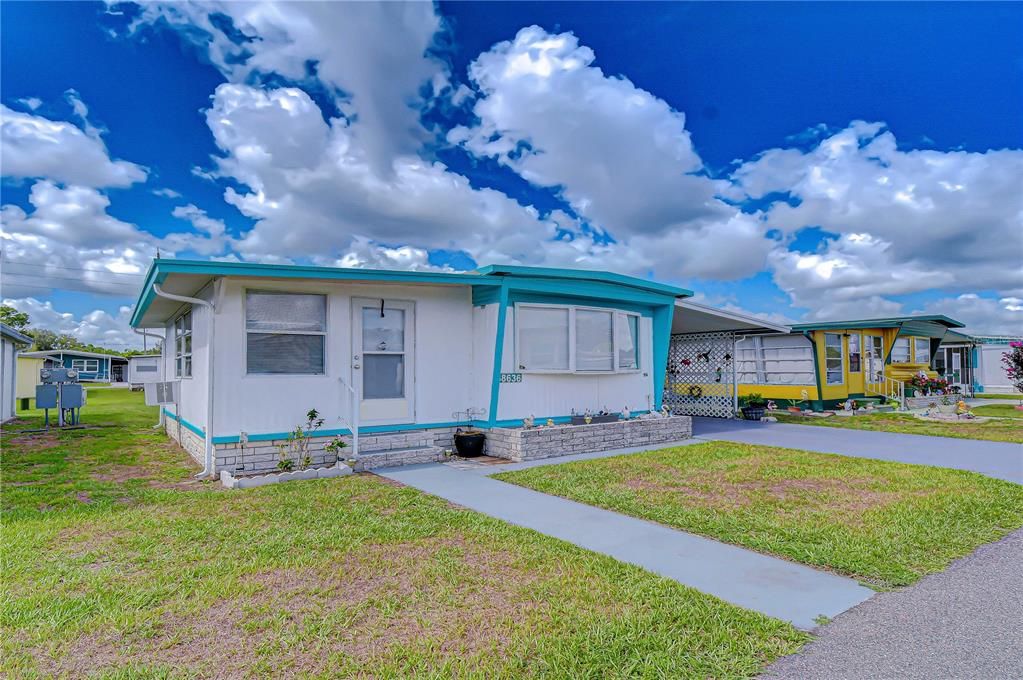 For Sale: $59,900 (2 beds, 1 baths, 684 Square Feet)