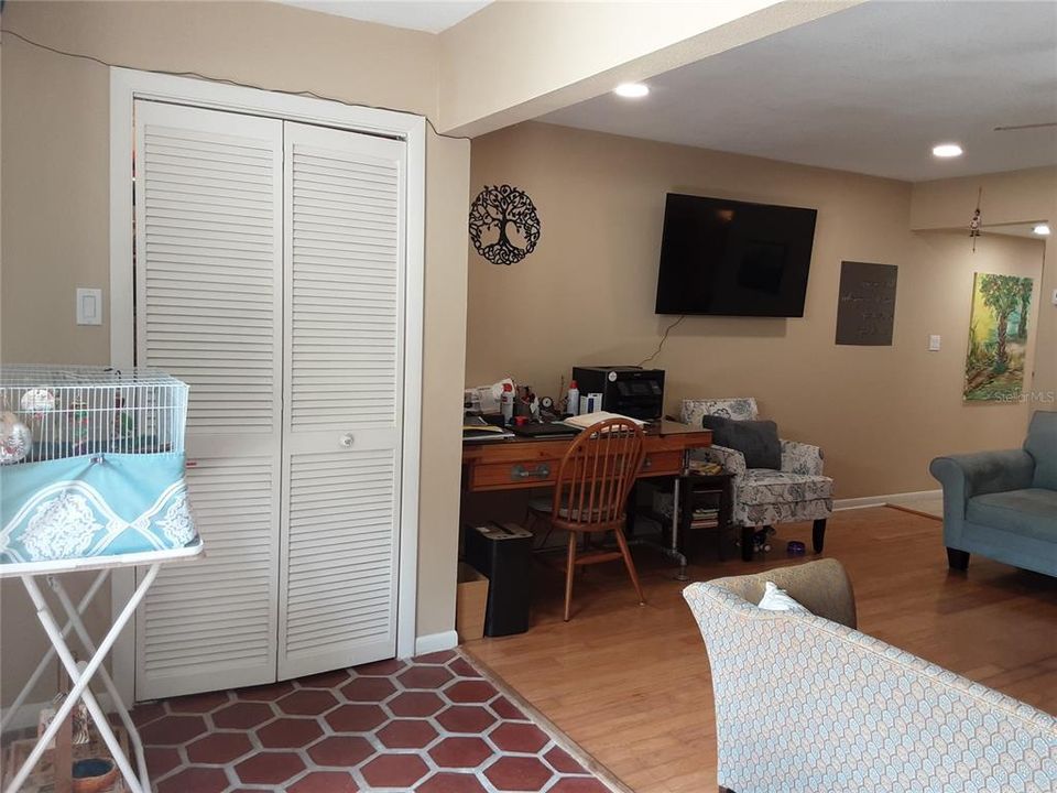 Activo con contrato: $194,000 (2 camas, 2 baños, 1014 Pies cuadrados)