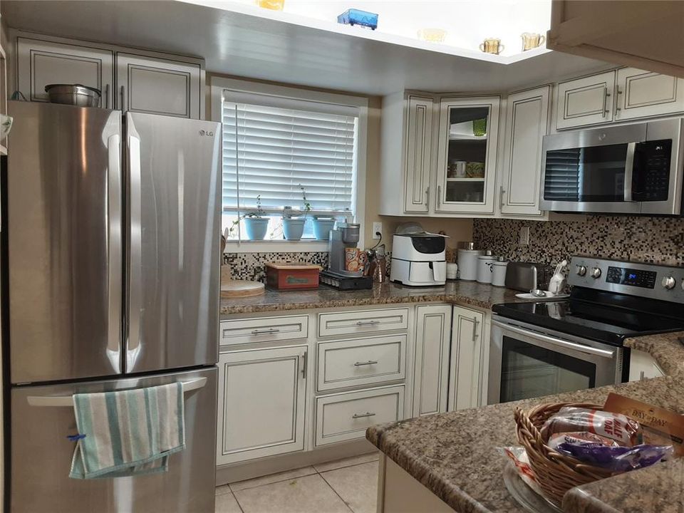Activo con contrato: $194,000 (2 camas, 2 baños, 1014 Pies cuadrados)