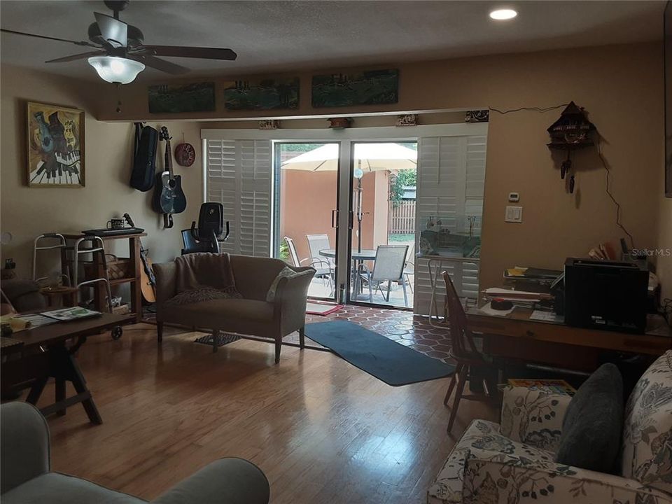 Activo con contrato: $194,000 (2 camas, 2 baños, 1014 Pies cuadrados)