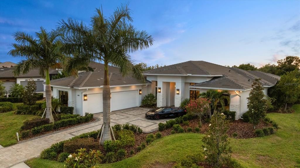 For Sale: $3,100,000 (3 beds, 4 baths, 3530 Square Feet)