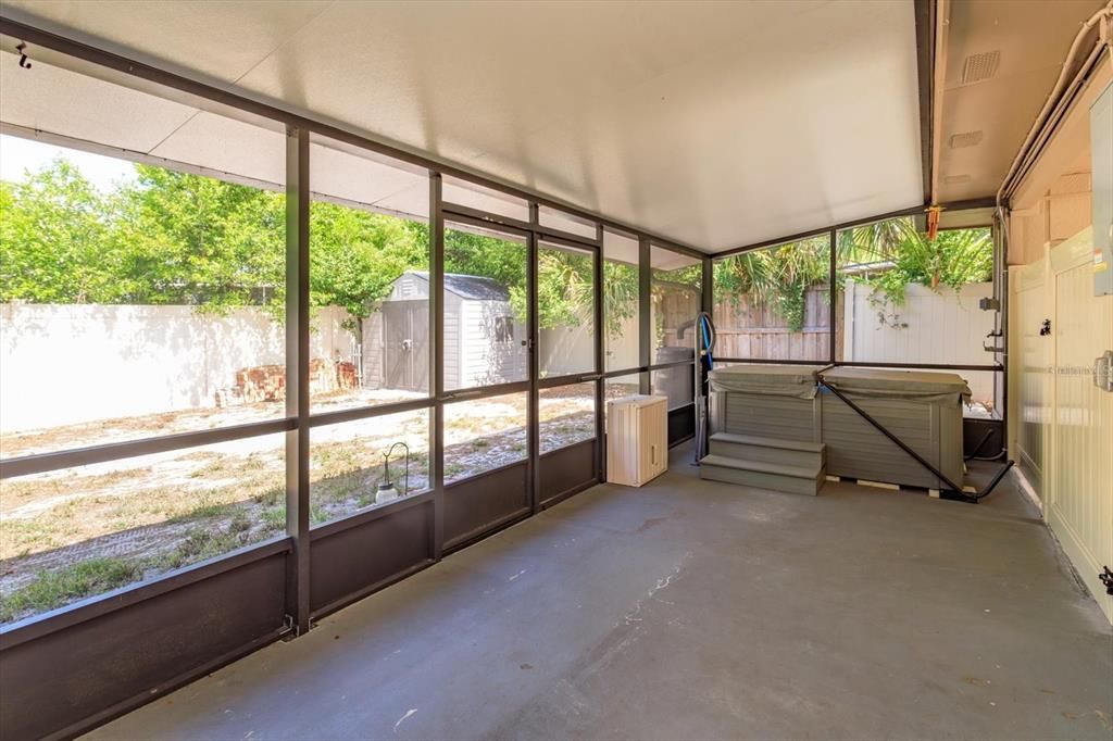 For Sale: $240,000 (2 beds, 1 baths, 1030 Square Feet)