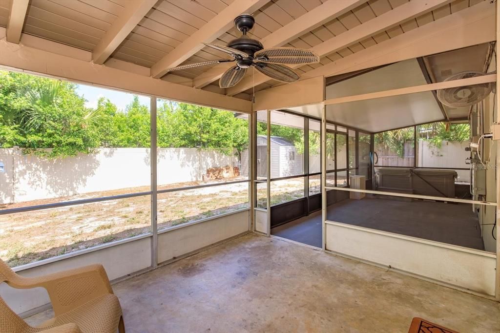 For Sale: $240,000 (2 beds, 1 baths, 1030 Square Feet)
