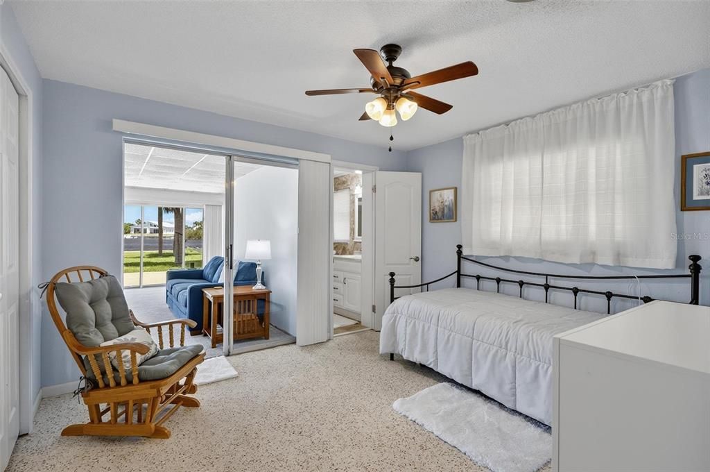 For Sale: $699,000 (3 beds, 3 baths, 1875 Square Feet)