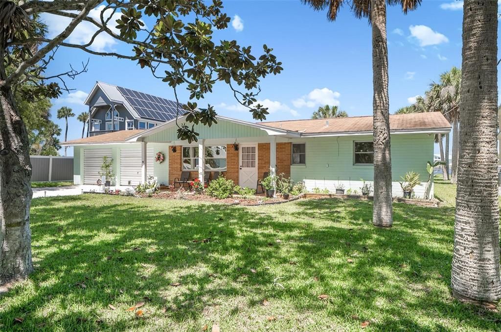 For Sale: $699,000 (3 beds, 3 baths, 1875 Square Feet)