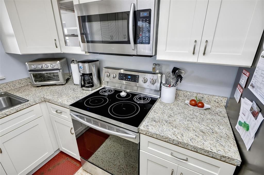For Sale: $699,000 (3 beds, 3 baths, 1875 Square Feet)